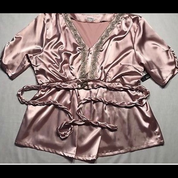 Kiyonna Tops - NWT Kiyonna Womens Top Embellished  Size 3 A921